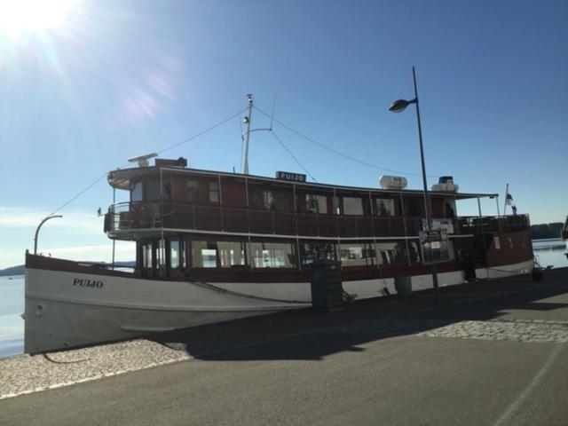 Mukava Saunallinen Kaksio Omalla Sisaeaenkaeynnillae Ja Ilmaisella Autopaikalla Kuopio Exterior foto